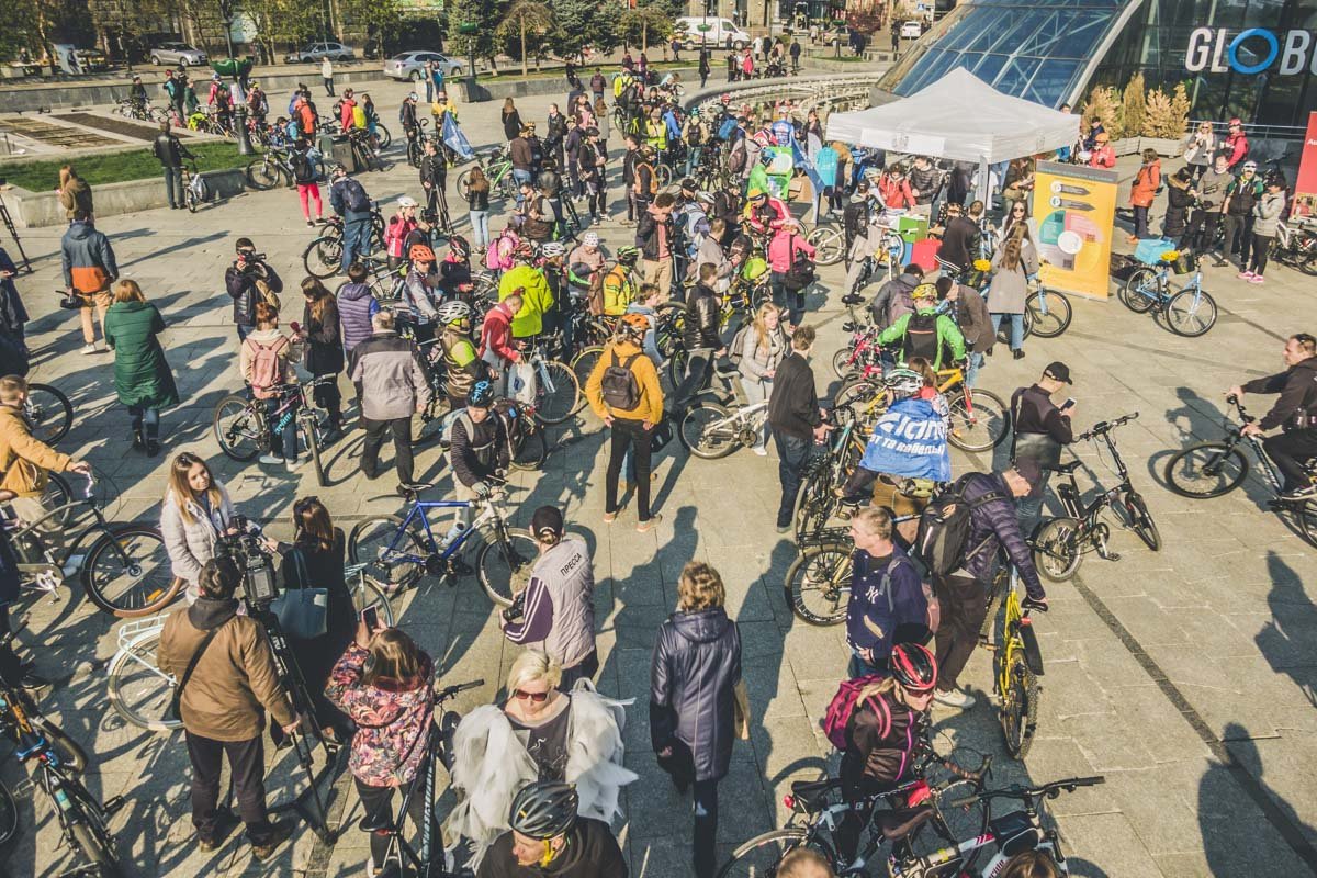 В пятницу, 19 апреля, в Киеве на Майдане Независимости прошло массовое спортивное мероприятие В пятницу, 19 апреля, в Киеве на Майдане Независимости прошло массовое спортивное мероприятие