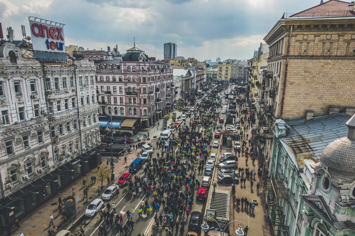 Колонна двигалась по Большой Васильковской в сторону стадиона 
