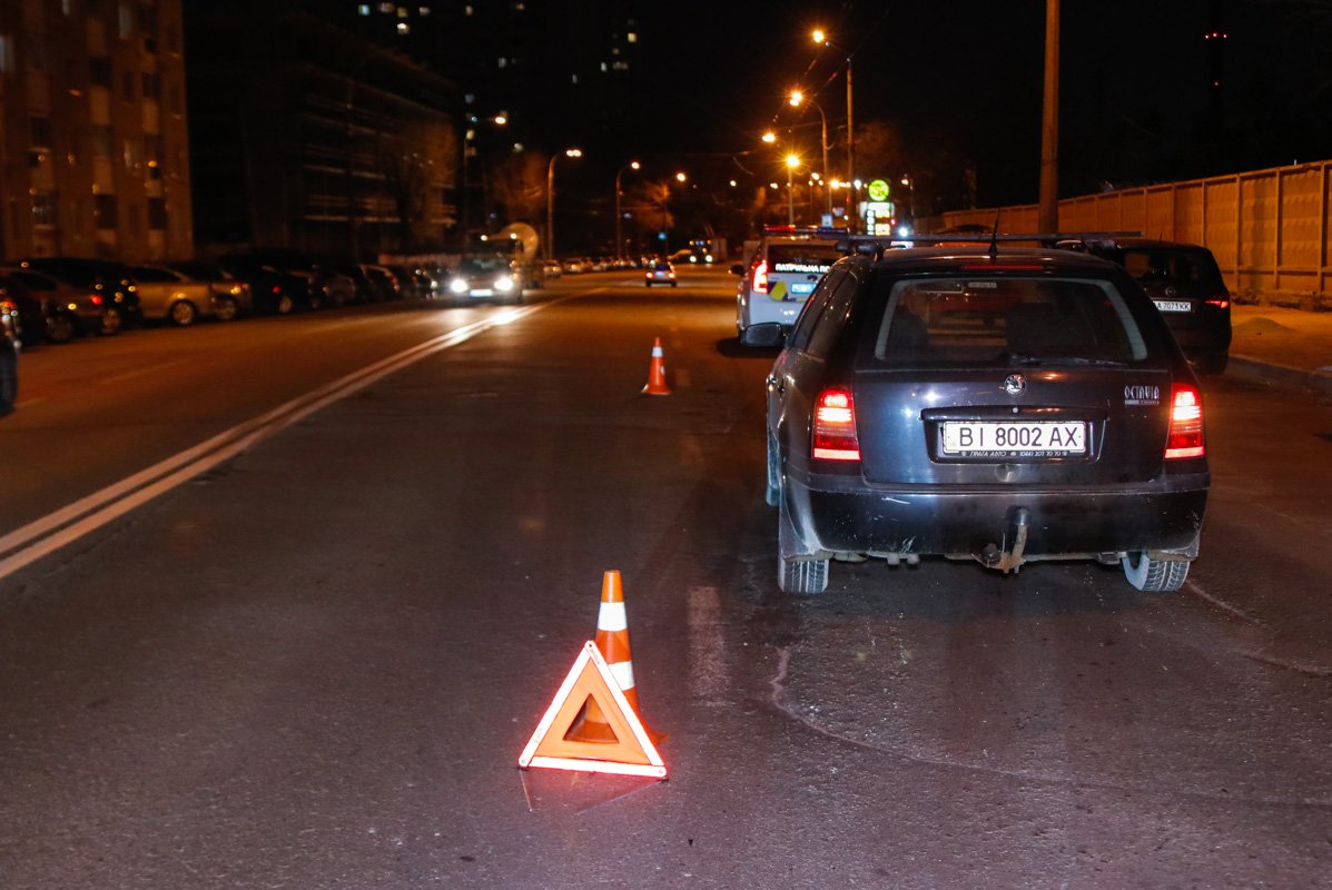 На проспекте Науки Volvo сбил мужчину