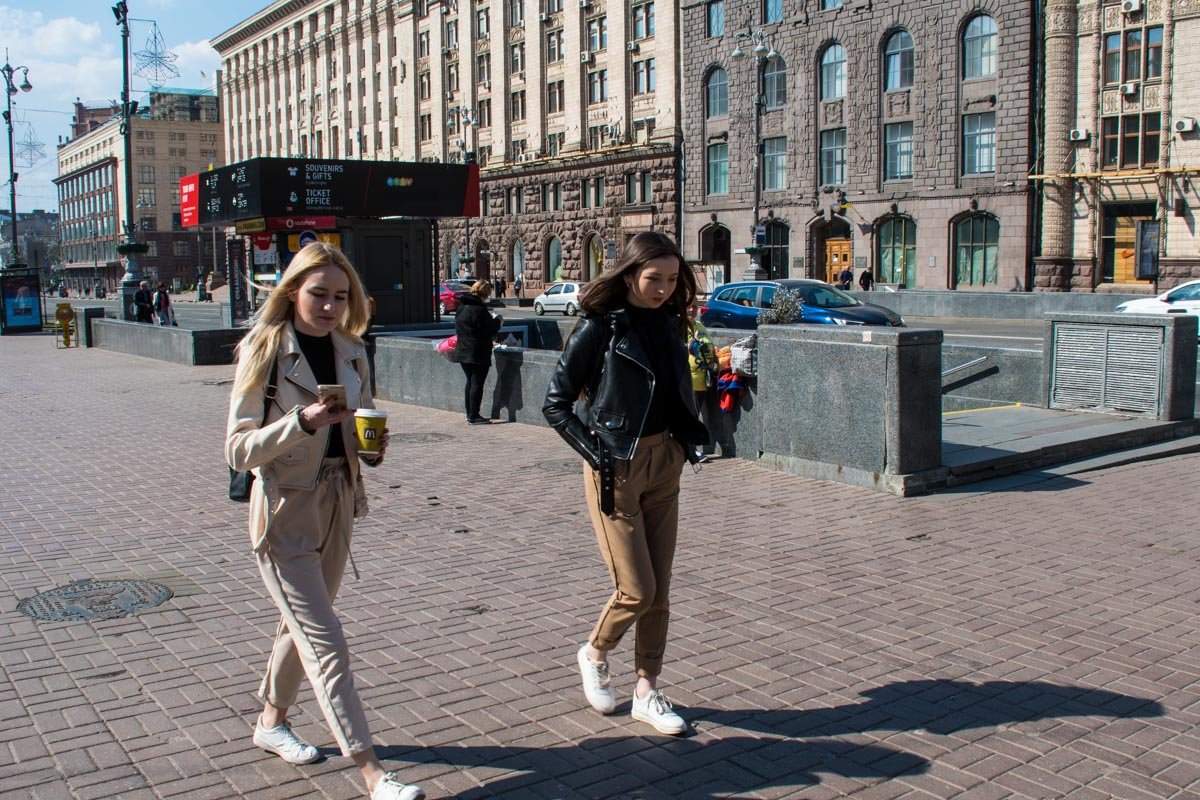 На этом фото, впрочем, видно, что для улыбки одной только солнечной погоды недостаточно - иногда еще нужен кофе На этом фото, впрочем, видно, что для улыбки одной только солнечной погоды недостаточно - иногда еще нужен кофе