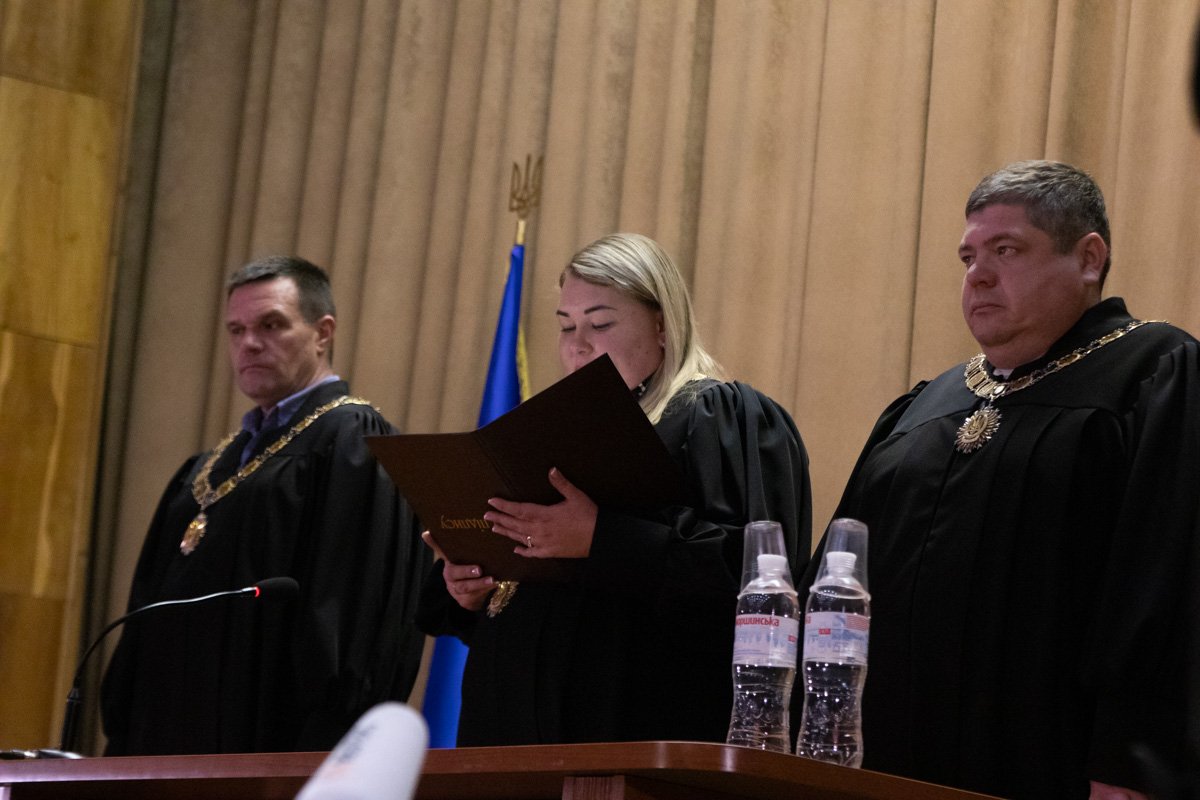 Суд рассмотрел дело по факту снятия Владимира Зеленского с выборов Президента из-за подкупа избирателей 