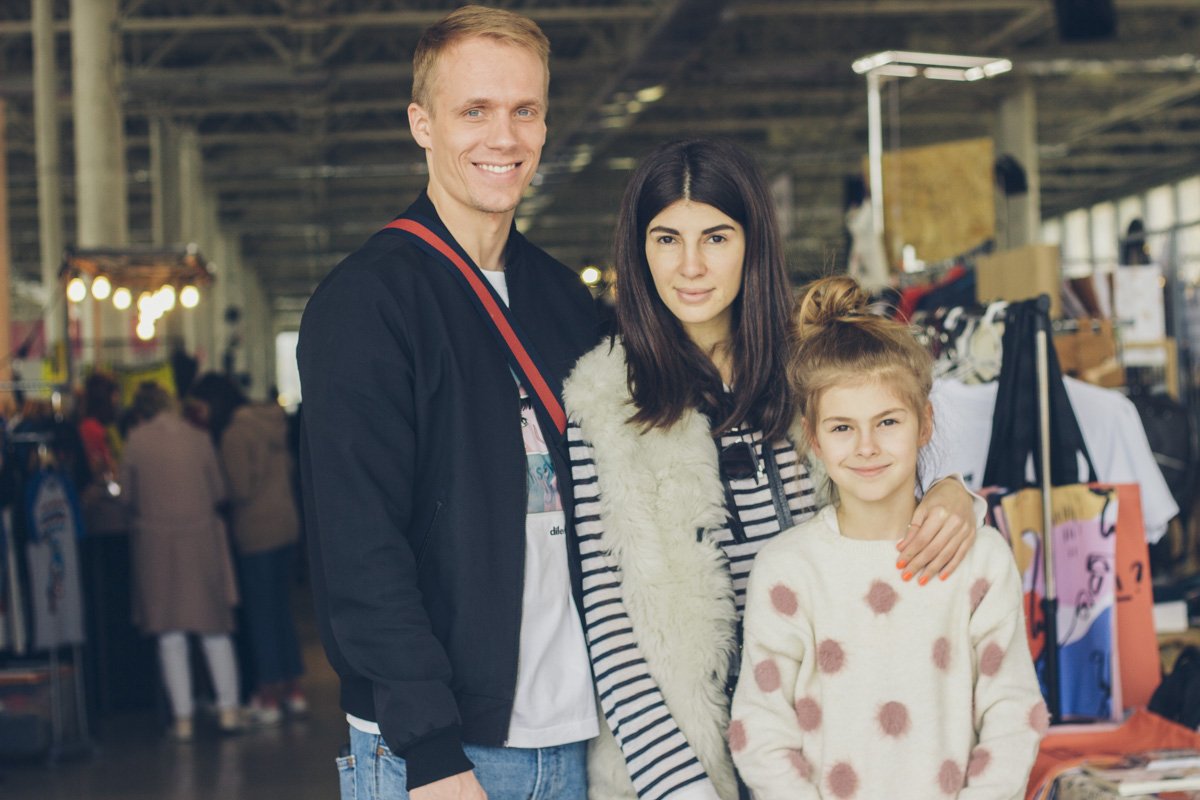 Блогеры Андрей Трушковский с Сабиной Мусиной и Пупси Кирой