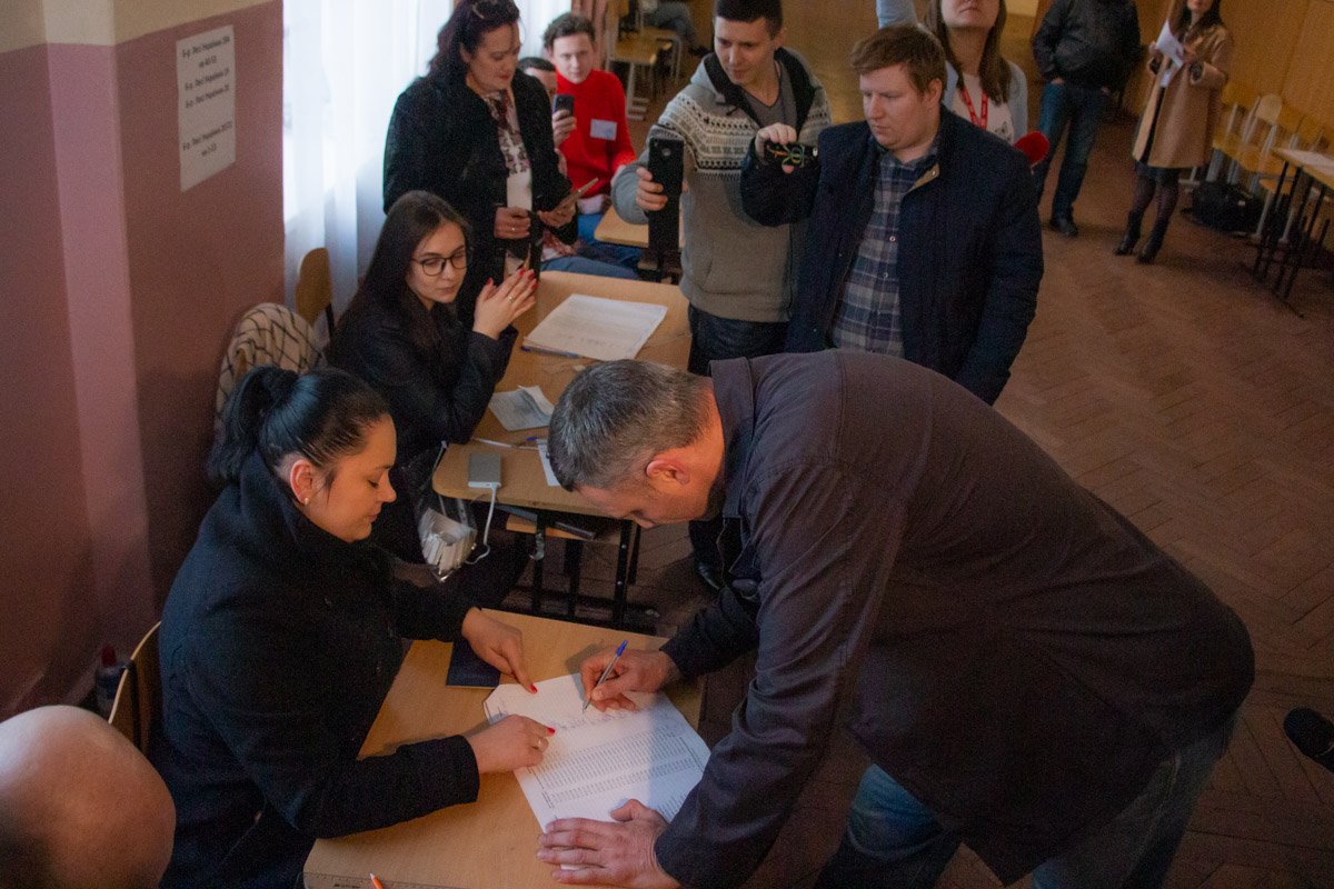 Как и в прошлый раз, выбор столичного мэра освещали многочисленные представители прессы Как и в прошлый раз, выбор столичного мэра освещали многочисленные представители прессы