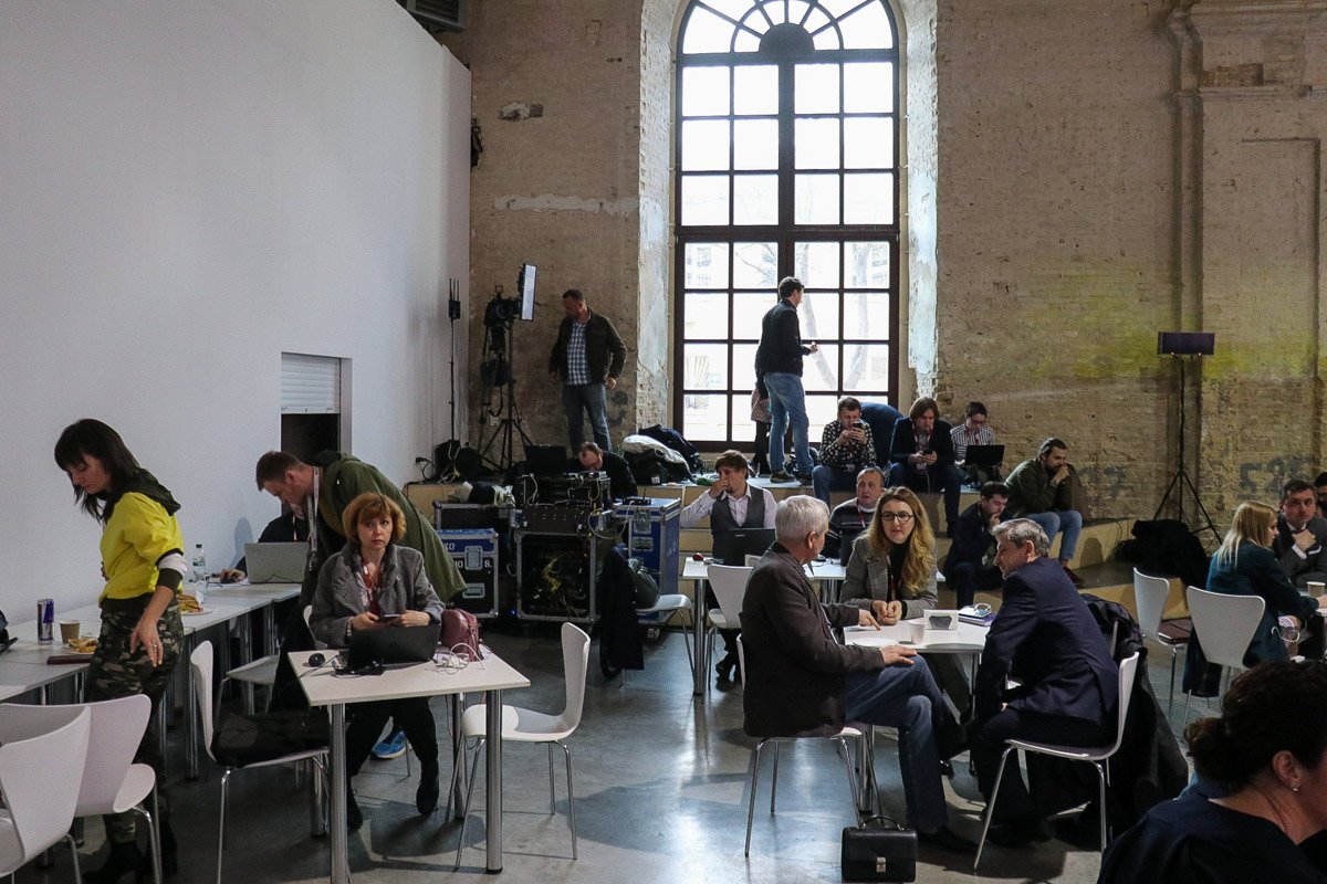 Рабочая зона журналистов