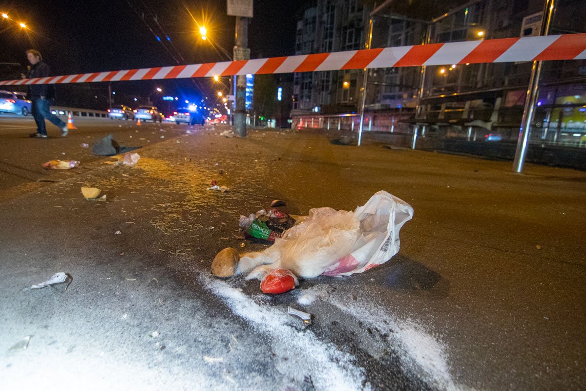 Обоих мужчин в неизвестном состоянии уже госпитализировали