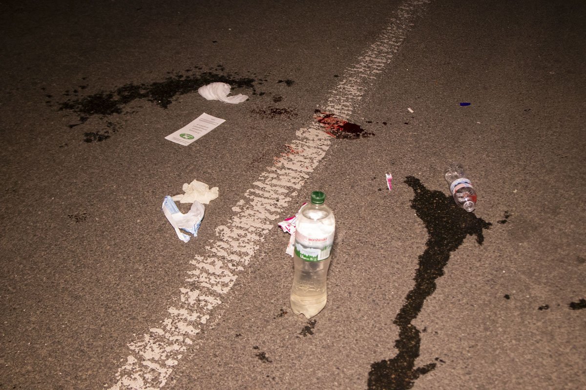 Двое пьяных парней напали на девушку-патрульную, избили ее и угнали полицейский Prius