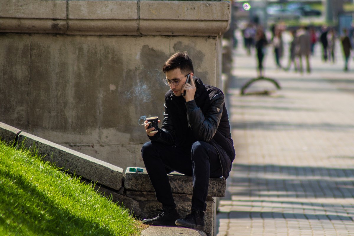 Бессмертный хит любого утра - это стаканчик бодрящего кофе Бессмертный хит любого утра - это стаканчик бодрящего кофе