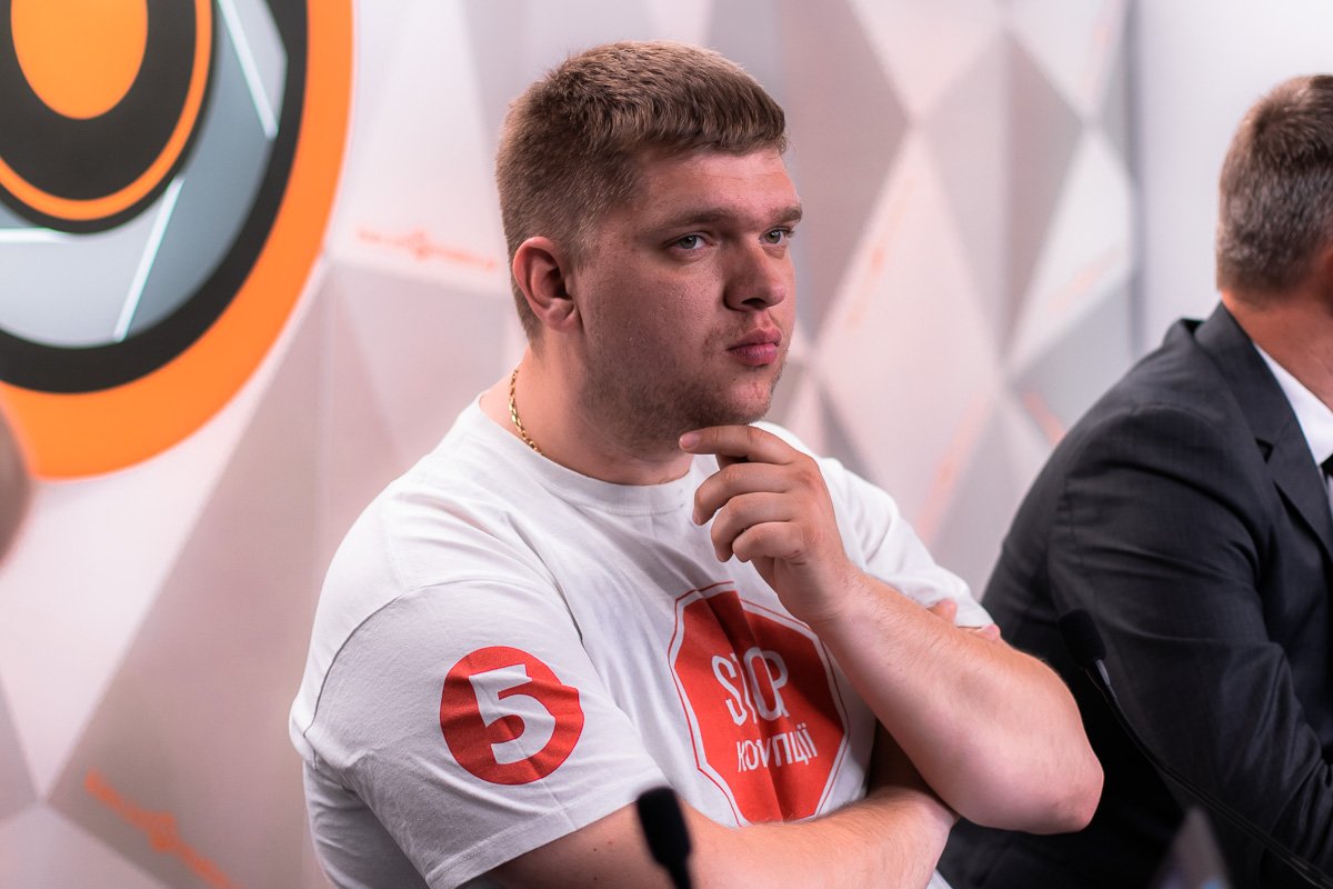 Правозащитник Константин Варшавский рассказал, что за тонну угля Украина платит не 20 долларов, а целых 50 Правозащитник Константин Варшавский рассказал, что за тонну угля Украина платит не 20 долларов, а целых 50