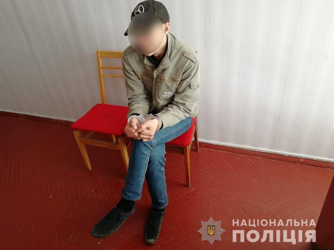 Полицейские задержали мужчину, который напал на прохожего и избил его арматурой