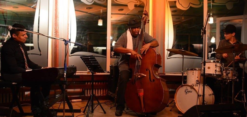 Джаз расслабляет и дарит чувство свободы Джаз расслабляет и дарит чувство свободы