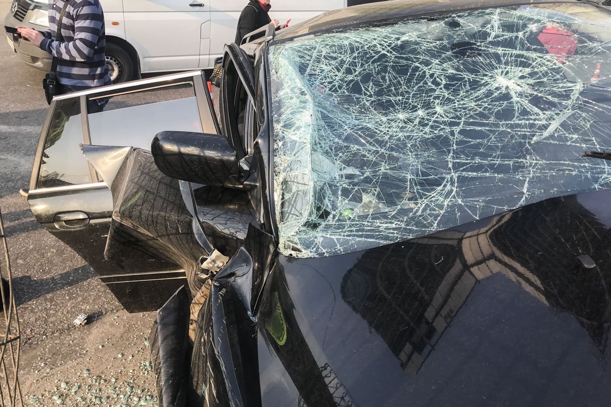 В BMW находилось двое мужчин