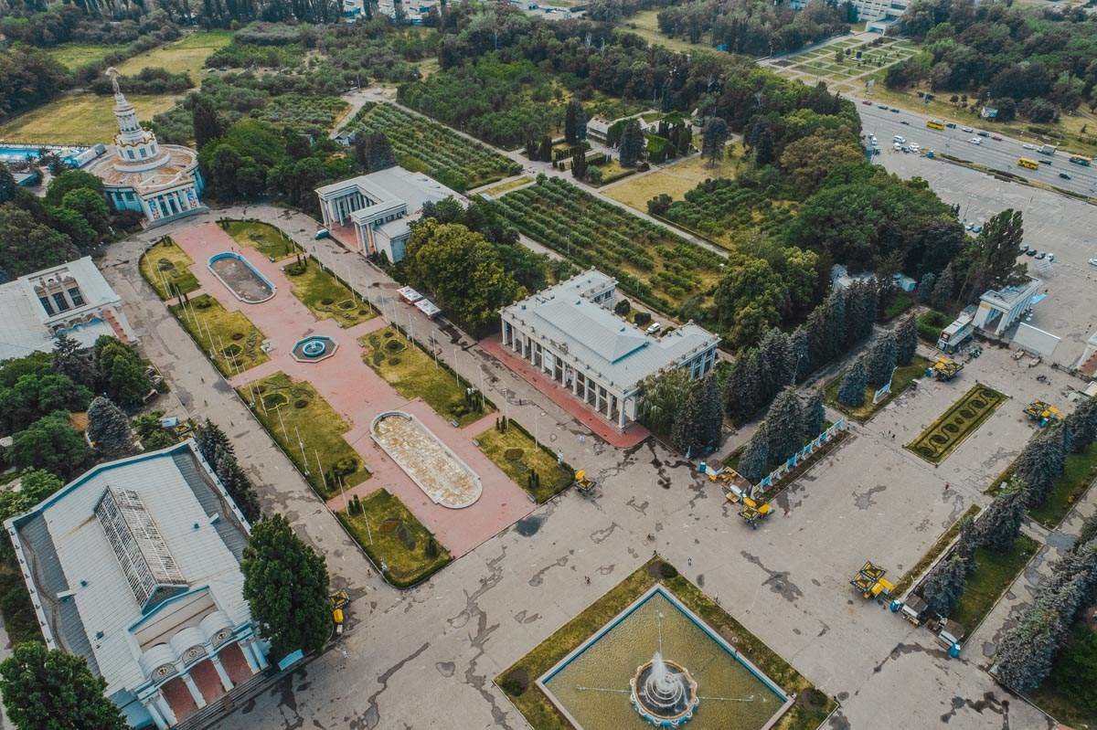 Кроме шашлыков, на ВДНГ ооочень много развлечений как для взрослых, так и для детей