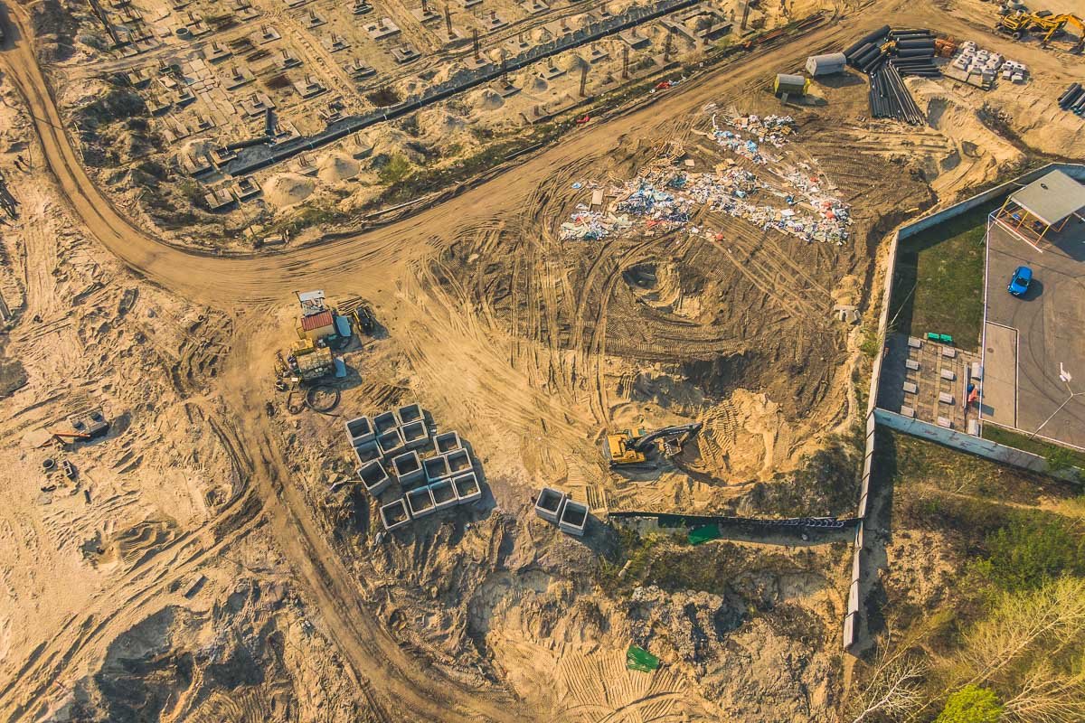 В Киеве реку Почайна закатывают в бетон и хотят построить на этом месте ТЦ: что там сейчас 15