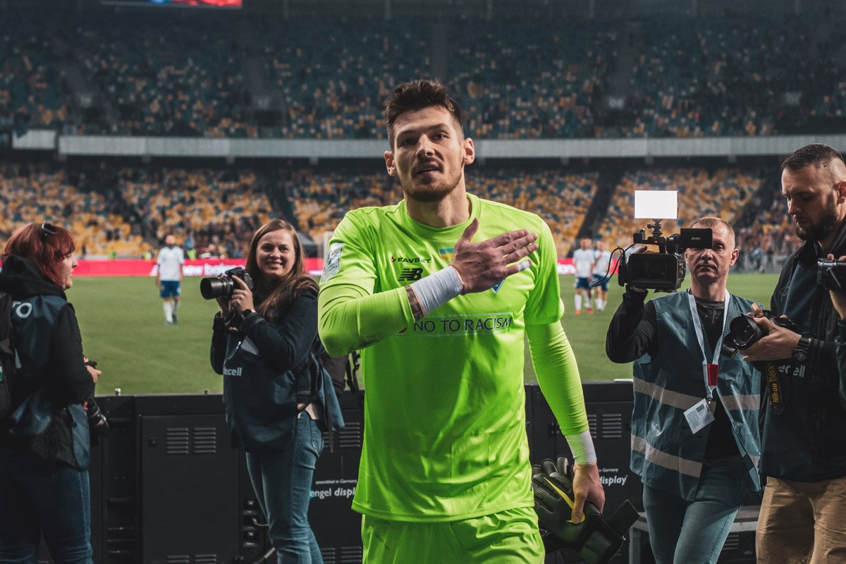 Герой последних минут матча благодарит болельщиков за поддержку