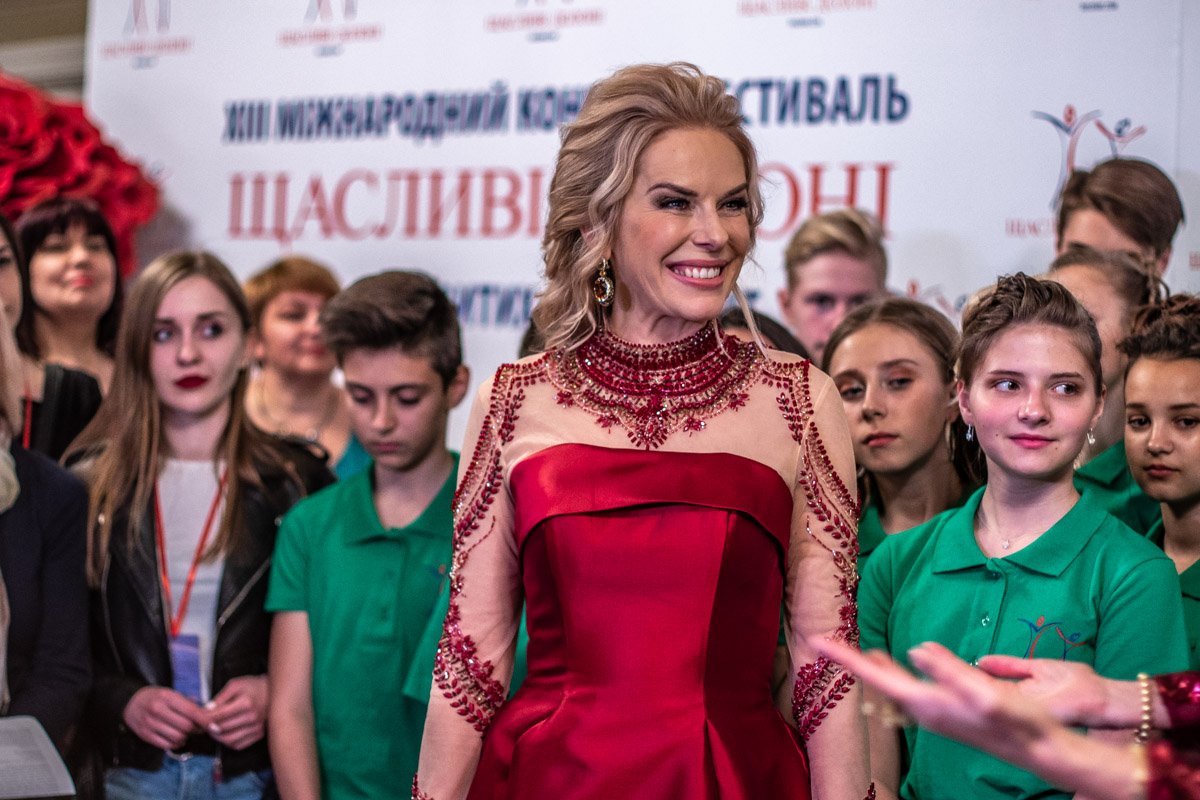 Елена Поддубная с 2005 года воплощает детские мечты в реальность и дает возможность проявить себя каждому ребенку