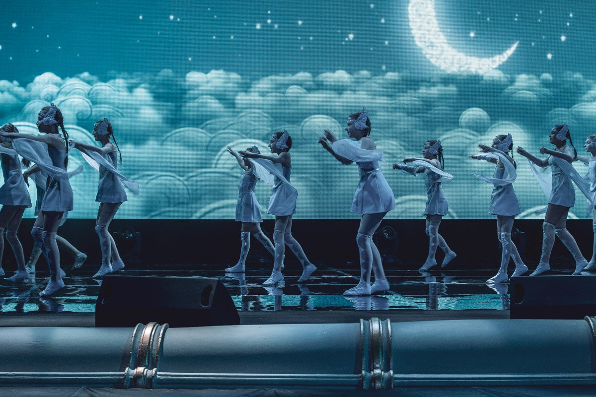 «Щасливі Долоні»- это лучший социальный проект Украины 2013 года, занесенный в Книгу рекордов Украины, как самое большое рукопожатие детей