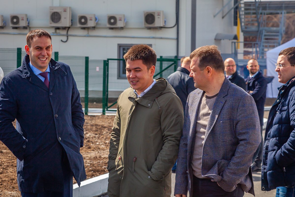 В Днепропетровской области начала работу крупнейшая солнечная электростанция в Украине 9