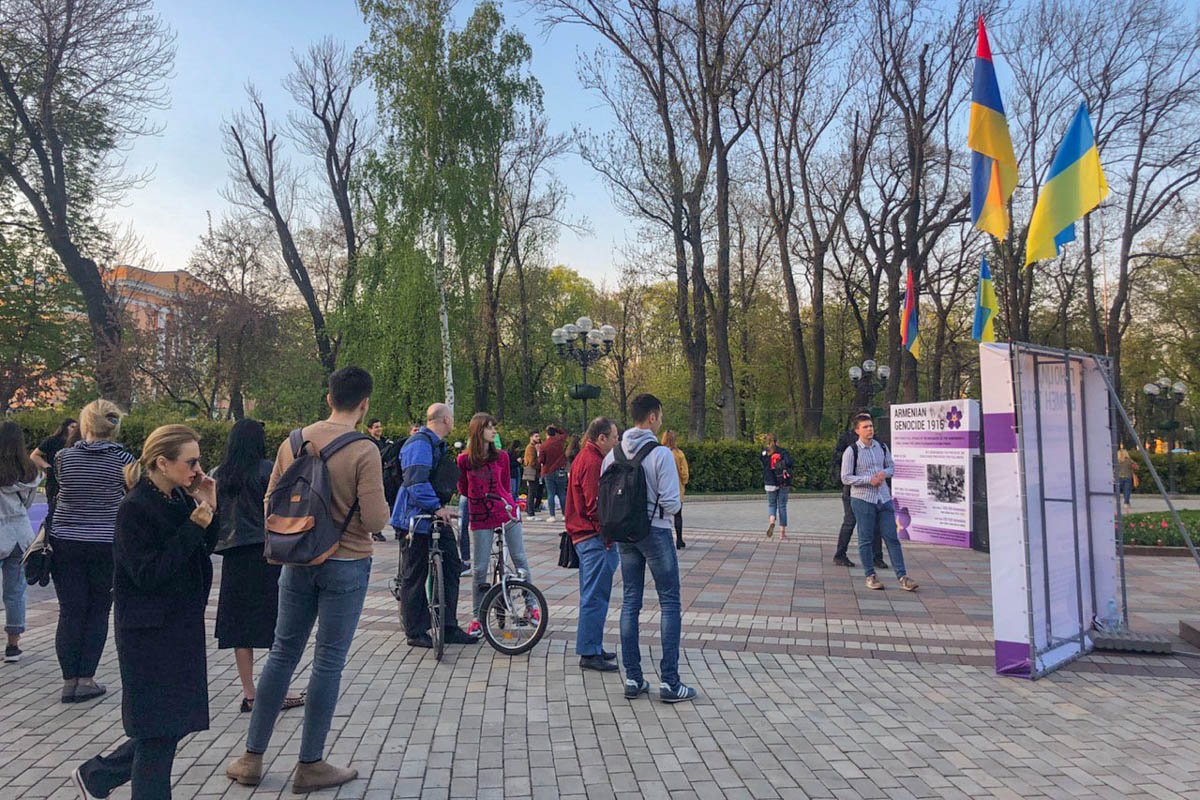 Также на локации установили фотозону длиной в 4 метра и информационные баннеры