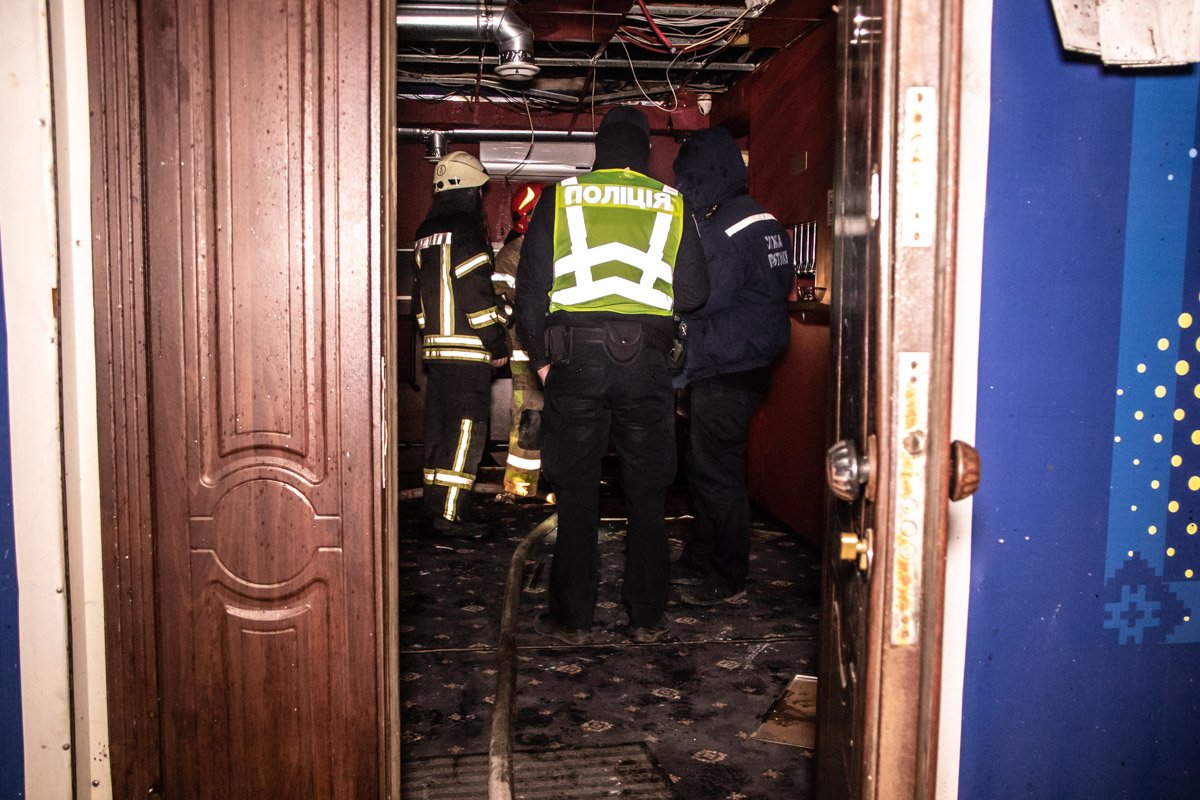 Причины возгорания устанавливают правоохранители 
