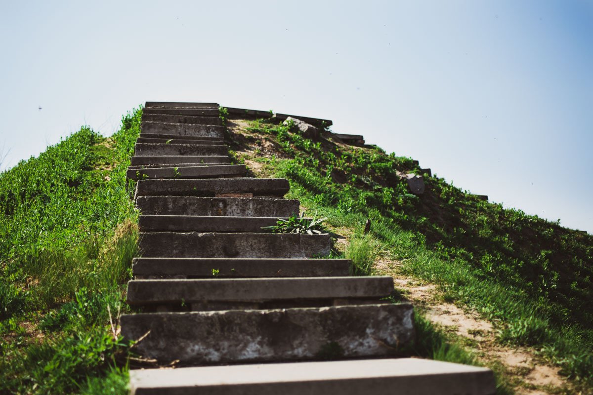 А куда она ведет - узнаете сами