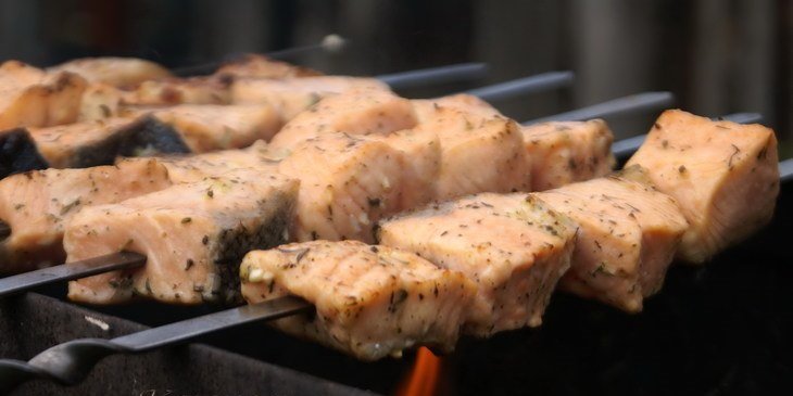 Сочный и ароматный шашлык из лосося