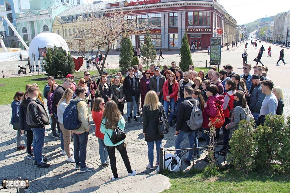 Количество команд ограничено - всего 25, поэтому поспешите собрать единомышленников и вперед к магическим приключениям Количество команд ограничено - всего 25, поэтому поспешите собрать единомышленников и вперед к магическим приключениям