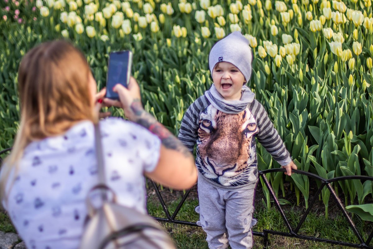 На выставку приходили и парами, и семьями