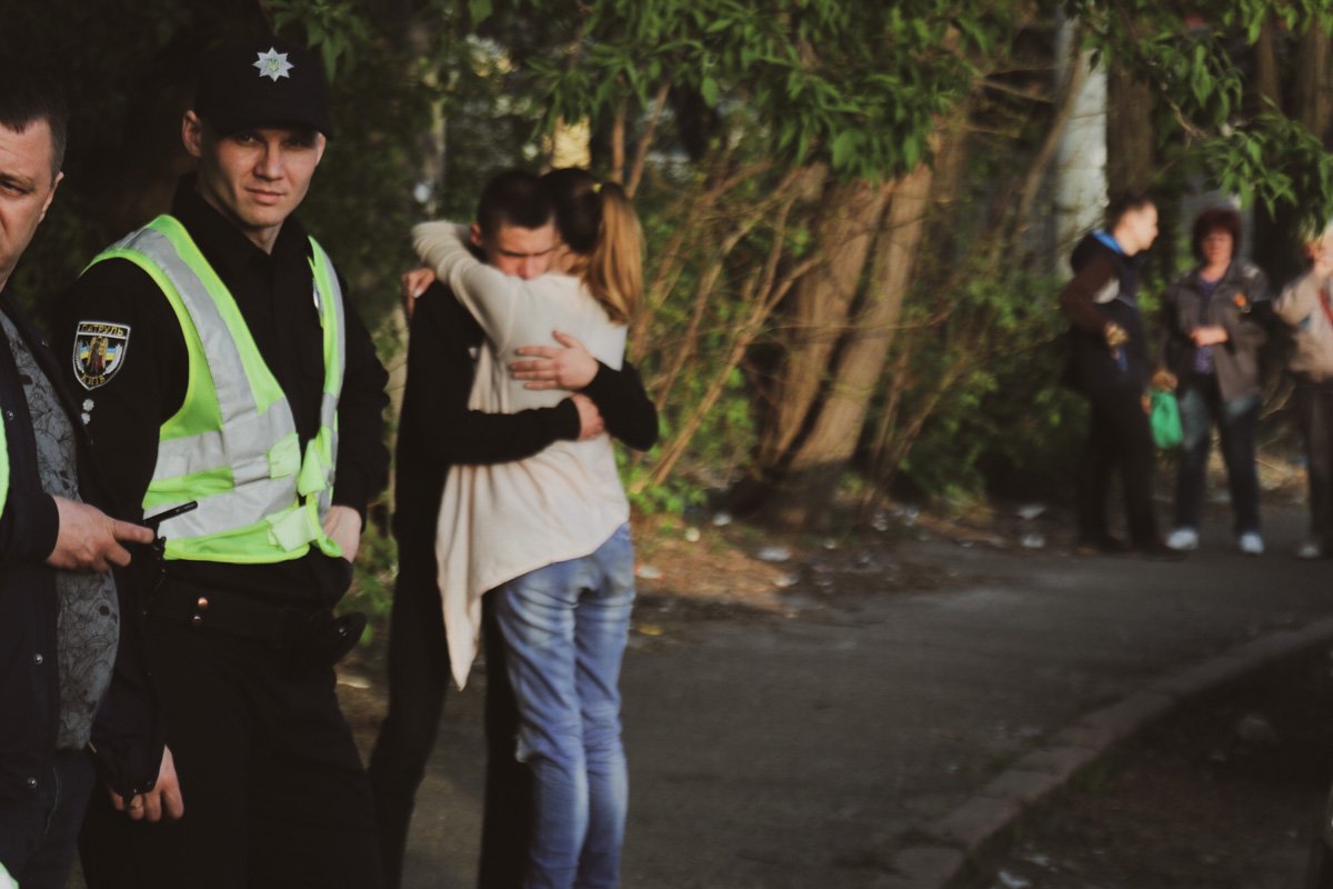 На место приехала сестра потерпевшей 