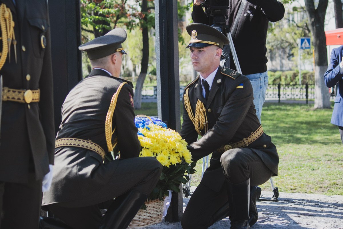 В такой день каждый задумывается о важном