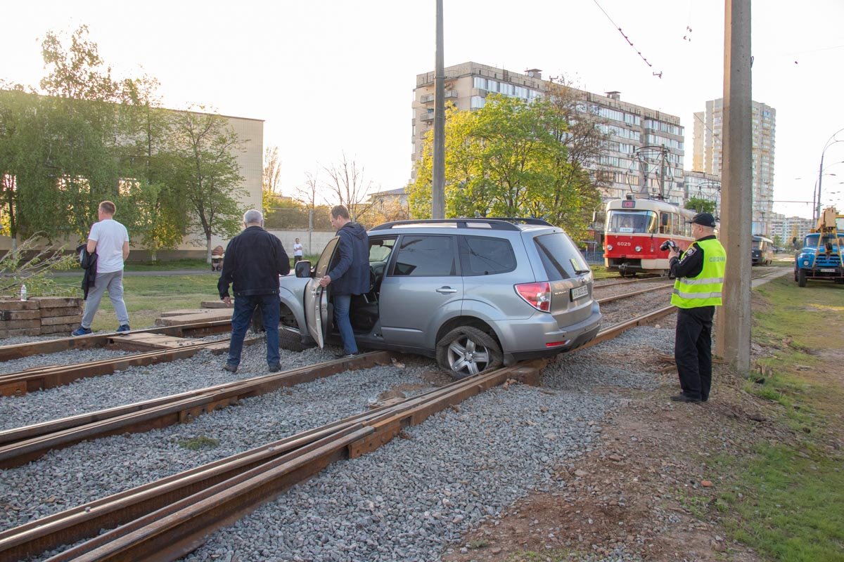 26 апреля в на улице Маршала Малиновского, 6 произошло ДТП с пострадавшими 26 апреля в на улице Маршала Малиновского, 6 произошло ДТП с пострадавшими