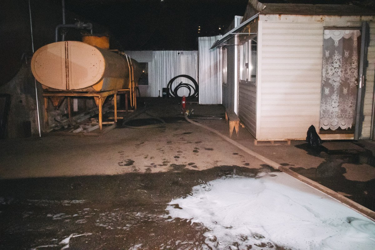 Возгорание произошло на территории автотранспортного предприятия Возгорание произошло на территории автотранспортного предприятия