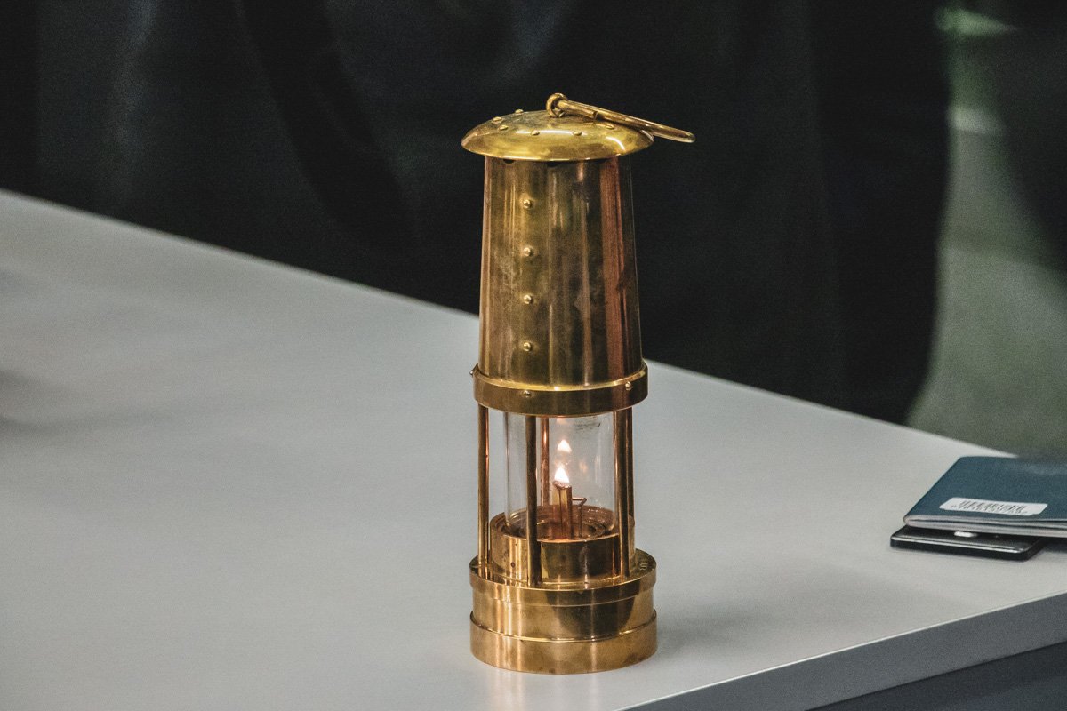 В субботу, 27 апреля, в 14:30 по киевскому времени в храме Гроба Господня в Иерусалиме сошел благодатный огонь