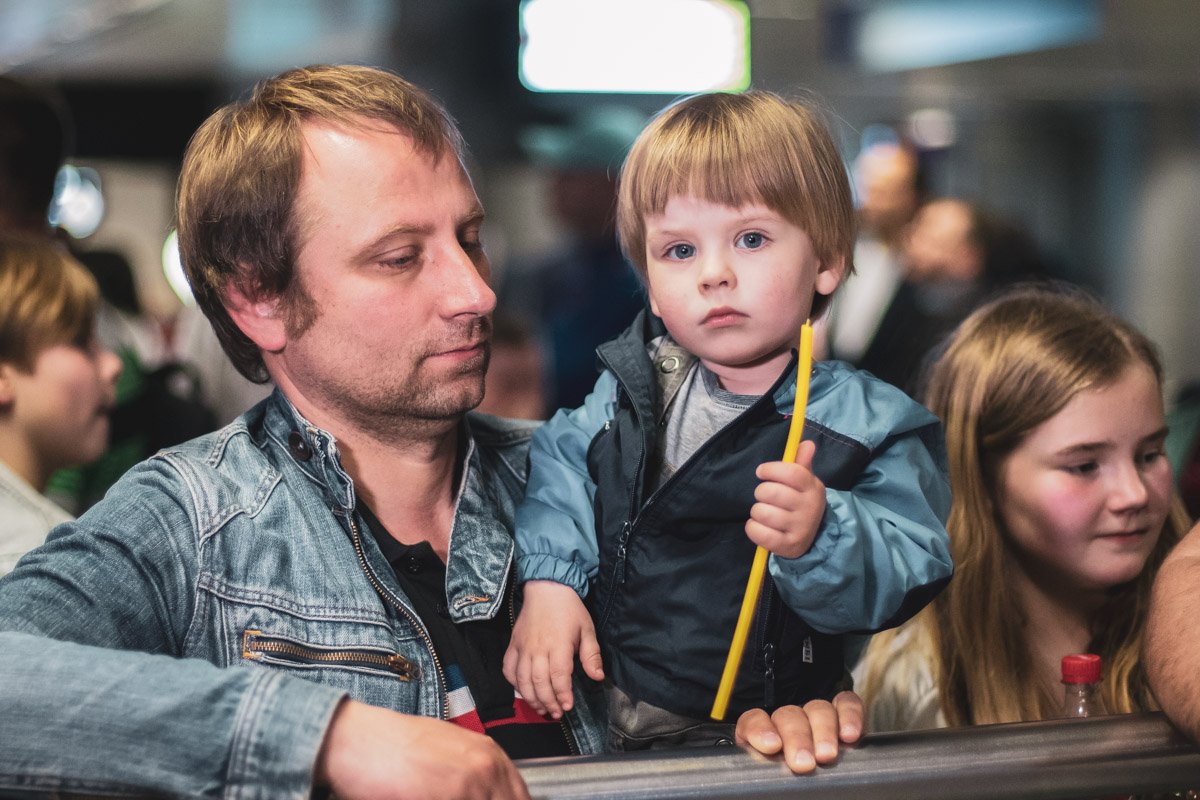 Чин схождения Благодатного огня совершает в Кувуклии (часовня) Гроба Господня лично Иерусалимский патриарх