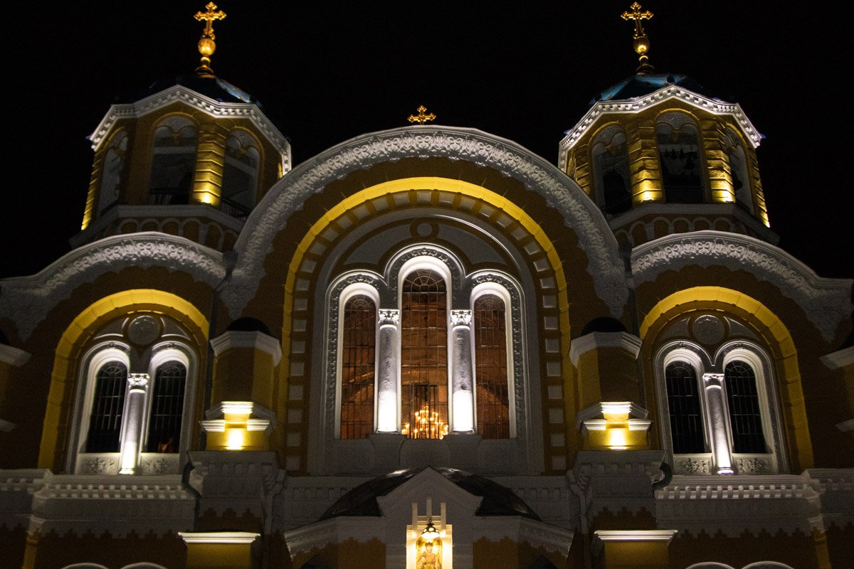 Данная службы является наиболее величественной и высокоторжественной из всех видов богослужений. Данная службы является наиболее величественной и высокоторжественной из всех видов богослужений.