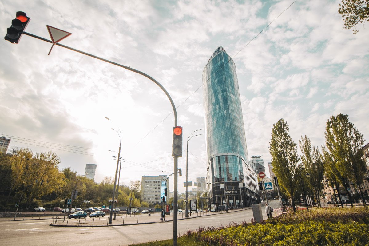 Утром в городе ни души