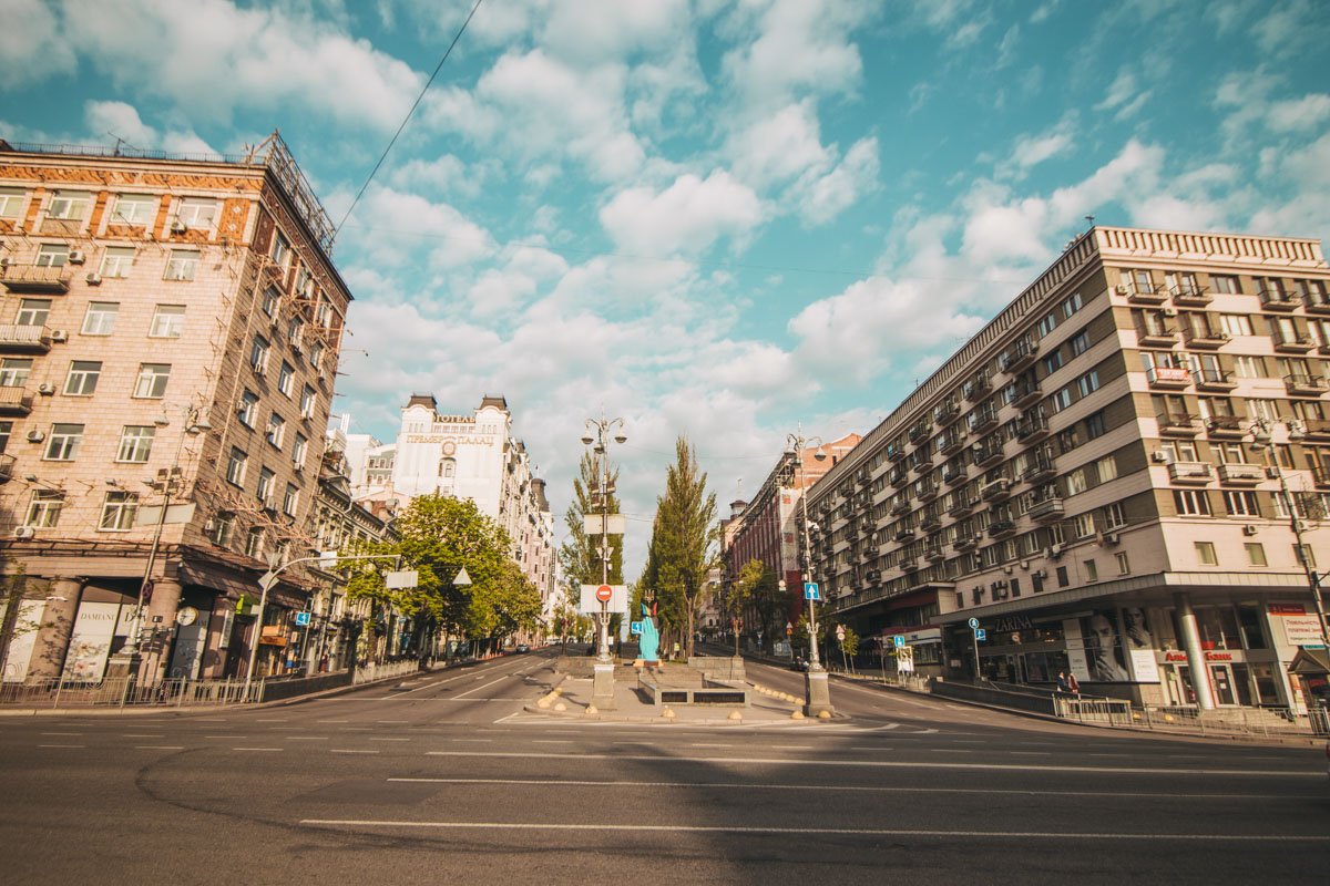 Кажется, столица еще спит