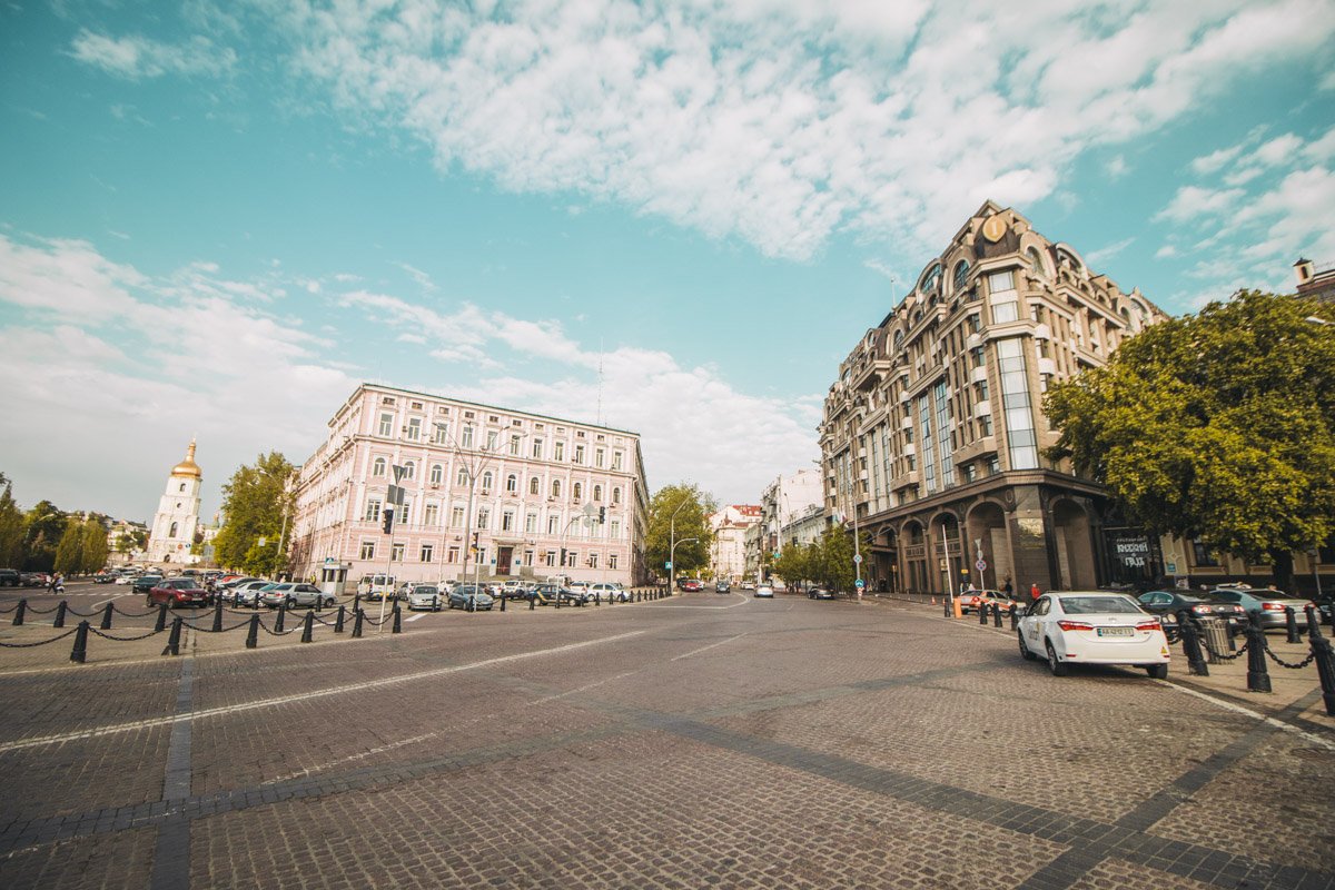 На улицах и проспектах - тихо и спокойно