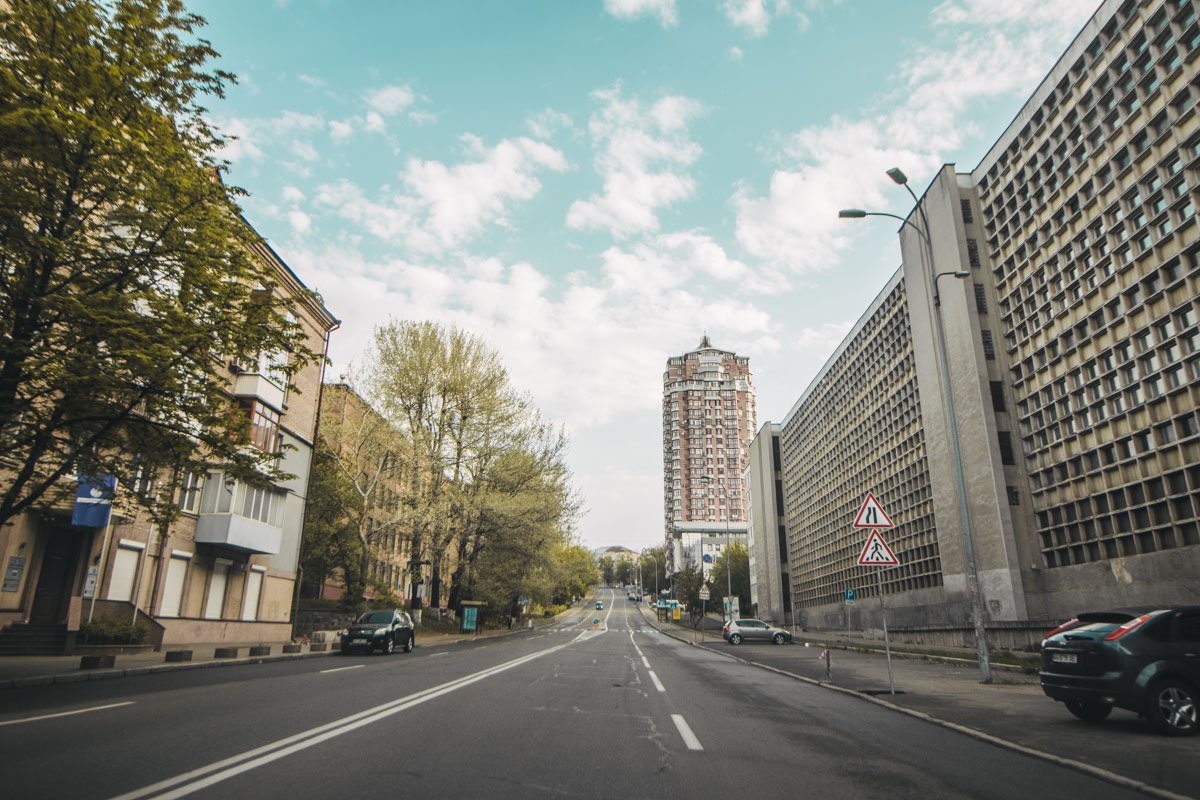 Многие остались дома