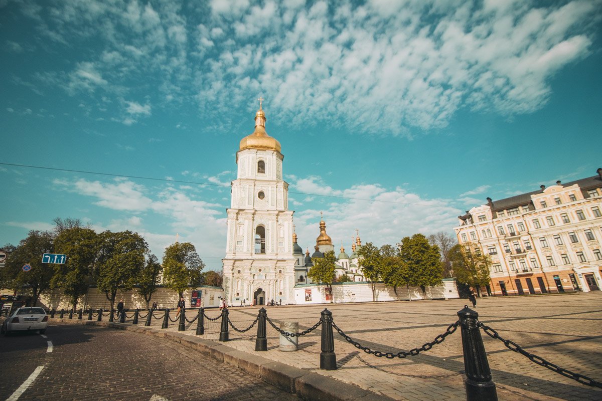 На Софийской площади - безлюдно 