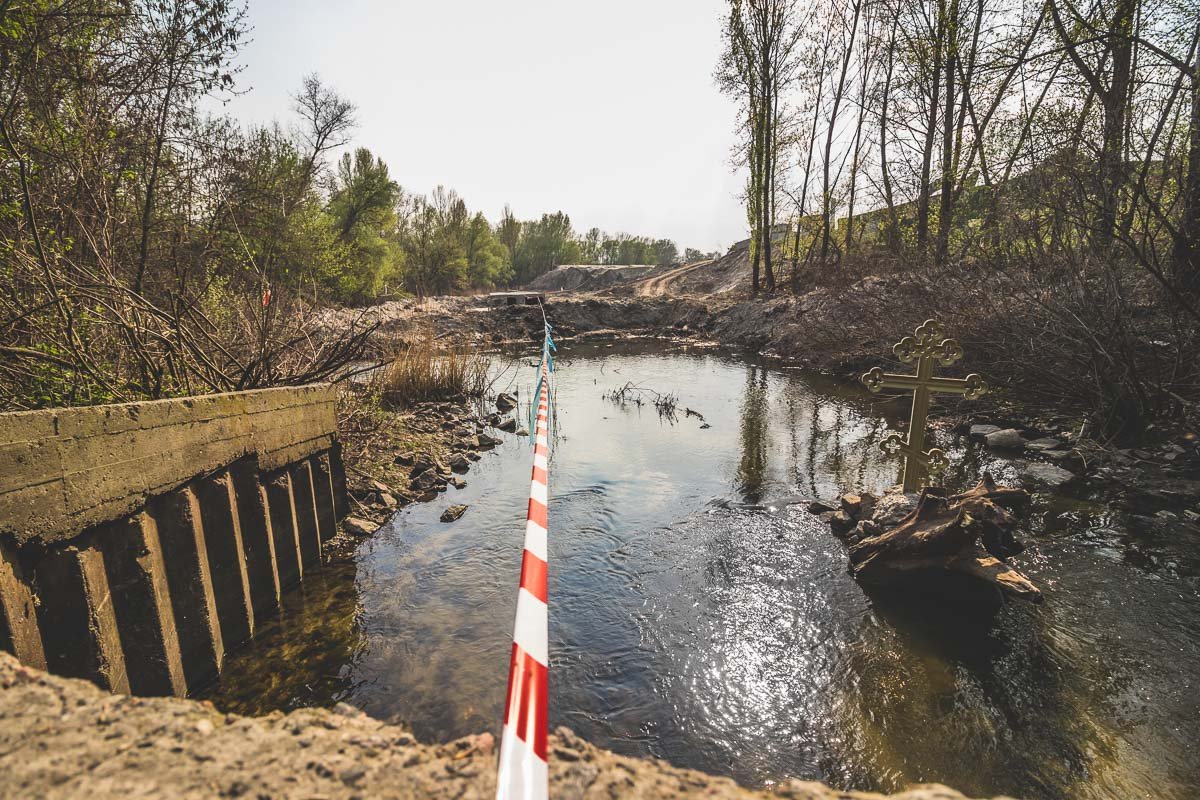 В Киеве уже более трех лет активисты борются за сохранение исторически важной местности — реки Почайна В Киеве уже более трех лет активисты борются за сохранение исторически важной местности — реки Почайна
