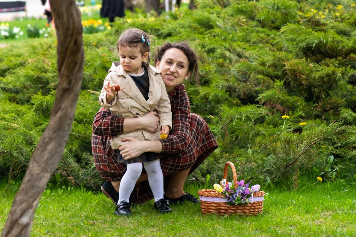 Мама, в шоколадном яйце нет цыпленка! Мама, в шоколадном яйце нет цыпленка!