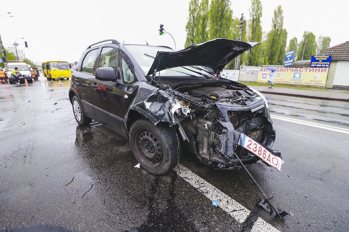 Двое детей из салона «итальянца» пострадали, их госпитализировали с подозрениями на сотрясение мозга Двое детей из салона «итальянца» пострадали, их госпитализировали с подозрениями на сотрясение мозга