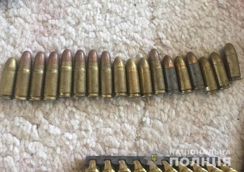 Также полиция обнаружила магазин Также полиция обнаружила магазин