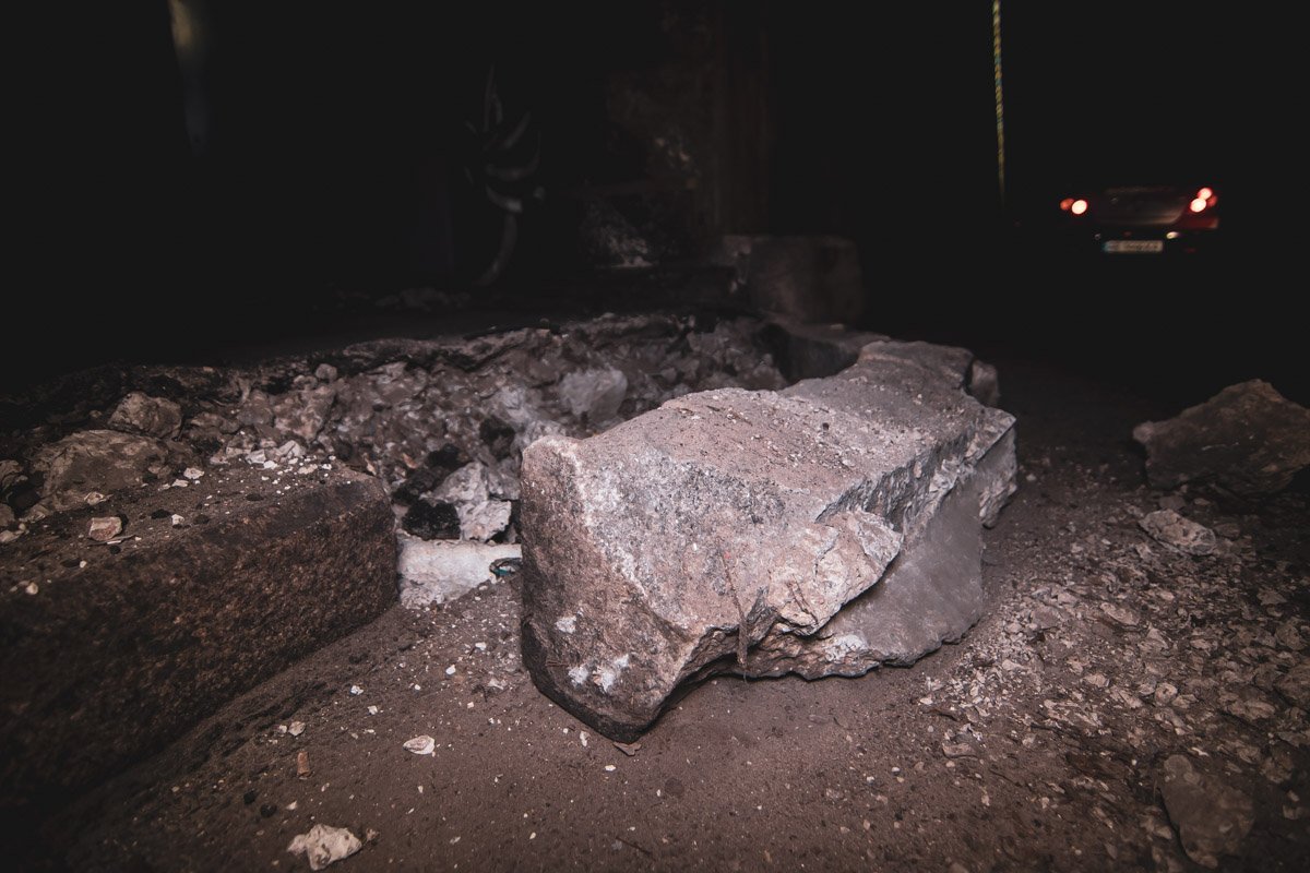 По словам водителя, авария произошла из-за скользкой дороги 