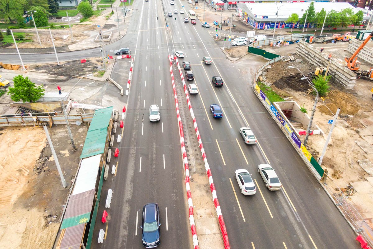 А вот так место, которое раньше занимал Шулявский мост, выглядит с высоты птичьего полета сейчас А вот так место, которое раньше занимал Шулявский мост, выглядит с высоты птичьего полета сейчас