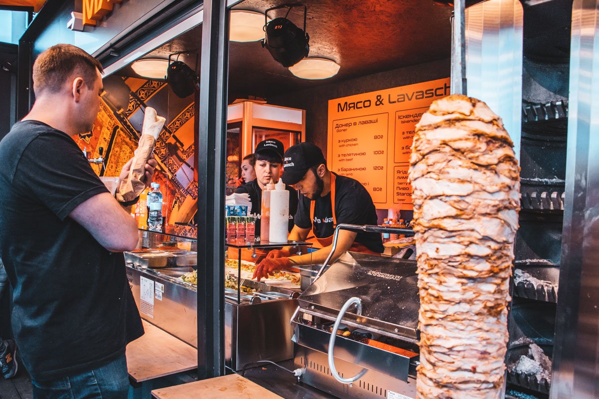 Один из контейнеров фуд-корда Бухта Food Station на Почтовой