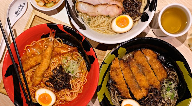 Раменная Menya Musash возле метро "Осокорки" width="672" height="372"><figcaption> Раменная Menya Musash возле метро "Осокорки"
</figcaption></figure></p><p><strong>Где:</strong> Лютеранская, 3
</p><p><strong>Время работы:</strong> 10:00-23:00
</p><p><a href="https://www.facebook.com/MenyaMusashiKyiv/">Ссылка на заведение</a>
</p><p></p><h3 style="text-align: center;">Kohana Kava в "Протасов"</h3>
<p>Кофейня Kohana Kava начала работу в бизнес-центре «Протасов» на улице Николая Гринченко. Новое заведение - небольшой корнер с кофе в холле нового корпуса Protasov Business Park. За чашечку кофе вам придется заплатить от 23 гривен до 40 гривен, в зависимости эспрессо вы захотите или флет-вайт. В ассортименте кафе также травяные чаи от Zhygun Herbs и черный чай из Шри-Ланки, стоимостью 28 гривен. Среди меню есть десерты от Baker Street Bakery и Pasteis de Kyiv - шоколадно-малиновый тарт - 45 гривен, брауни - 45 гривен, пирог со шпинатом - 46 гривен.
</p><p><figure class="image"><img class="wp-image-181878 size-full" src="https://cdn.informator.ua/@dp/media/kiev/2023/10/12/6527fe6aa3d87.jpg" alt="Кофейня Kohana Kava начала работу в бизнес-центре «Протасов»" width="800" height="450"><figcaption> Кофейня Kohana Kava начала работу в бизнес-центре «Протасов»
</figcaption></figure></p><p><strong>Где:</strong> БЦ «Протасов», улица Николая Гринченко 2/1 (вход с улицы Протасов Яр)
</p><p><strong>Время работы:</strong> 10:00-19:00
</p><p><a href="https://www.facebook.com/kohanakava">Ссылка на заведение</a>
</p><p></p><h3 style="text-align: center;">Strong Bar на Терещенковской</h3>
<p>Заведение Strong Bar начало работу в тестовом режиме на улице Терещенковской возле парка Тараса Шевченко. Открыли бар с кальяном на прежней локации заведения Bottega. Коктейльную карту Strong Bar разделили на несколько категорий - Aperitivo с Amaro Spritz - 145 гривен, Sweet & Sour с Whiskey Sour - 125 гривен и Continental Sour - 135 гривен, Strong с Old Fashioned - 125 гривен и Negroni - 155 гривен, Tiki с Smoky Face - 200 гривен, а также безалкогольные Virgin с авторским French Cream - 65 гривен. В меню - основные блюда вроде люля-кебаб - 130 гривен и куриного филе с горгонзолой - 250 гривен, а также супы от 80 гривен до 85 гривен, салаты от 80 гривен до 135 гривен, сэндвичи от 110 гривен до 125 гривен и десерт шоколадный фондан, стоимостью 90 гривен.
</p><p><figure class="image"><img class="wp-image-181880" src="https://cdn.informator.ua/@dp/media/kiev/2023/10/12/6527fe6adbaf3.jpg" alt="Заведение Strong Bar возле парка Тараса Шевченка" width="720" height="960"><figcaption> Заведение Strong Bar возле парка Тараса Шевченка
</figcaption></figure></p><p><strong>Где:</strong> улица Терещенковская, 13
</p><p><strong>Время работы:</strong> 12:00-02:00
</p><p><a href="https://www.facebook.com/strongbarkyiv/">Ссылка на заведение</a>
</p><p></p><p style="text-align: right;"><strong>Диана Могилевич</strong></p></body></html>