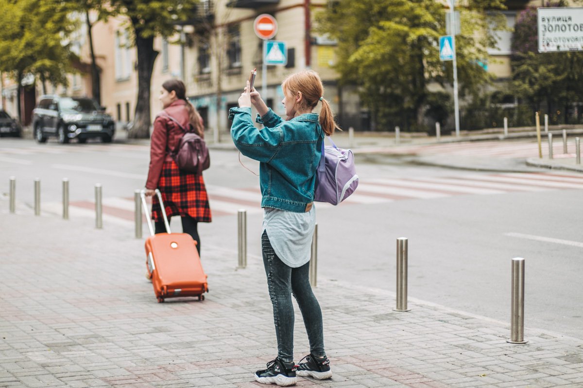 Кажется, в такую погоду не одни мы оказались заворожены чем-то необычным, выбивающимся из привычной картины мира