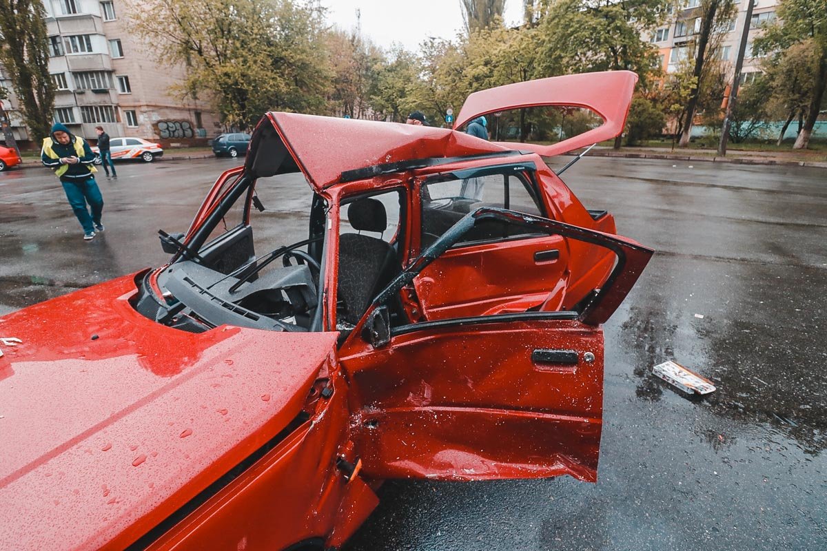 Так, водитель сейчас находится в тяжелом состоянии Так, водитель сейчас находится в тяжелом состоянии