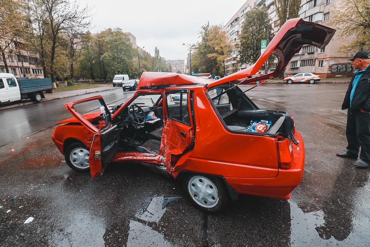 От "Славуты" буквально не осталось живого места От "Славуты" буквально не осталось живого места